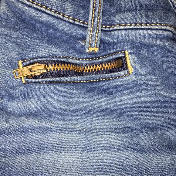 Old Navy Ballerina Jeans 👖🔥 - Picture 2 of 4